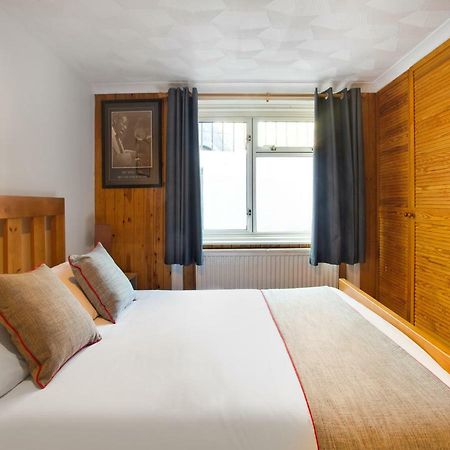 ברייטון Oyo Avalon Lifestyle Guest House מראה חיצוני תמונה
