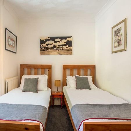 ברייטון Oyo Avalon Lifestyle Guest House מראה חיצוני תמונה