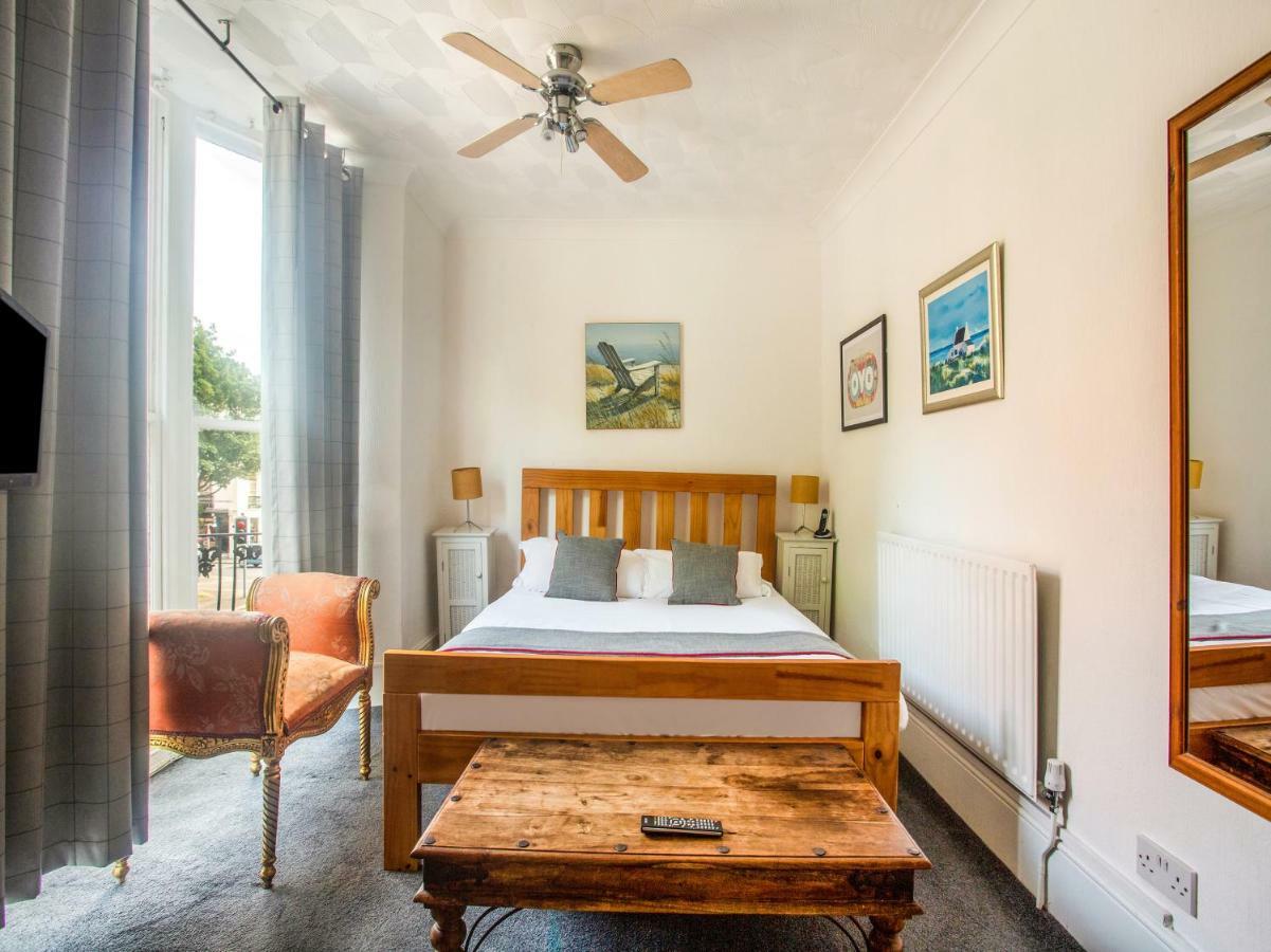 ברייטון Oyo Avalon Lifestyle Guest House מראה חיצוני תמונה