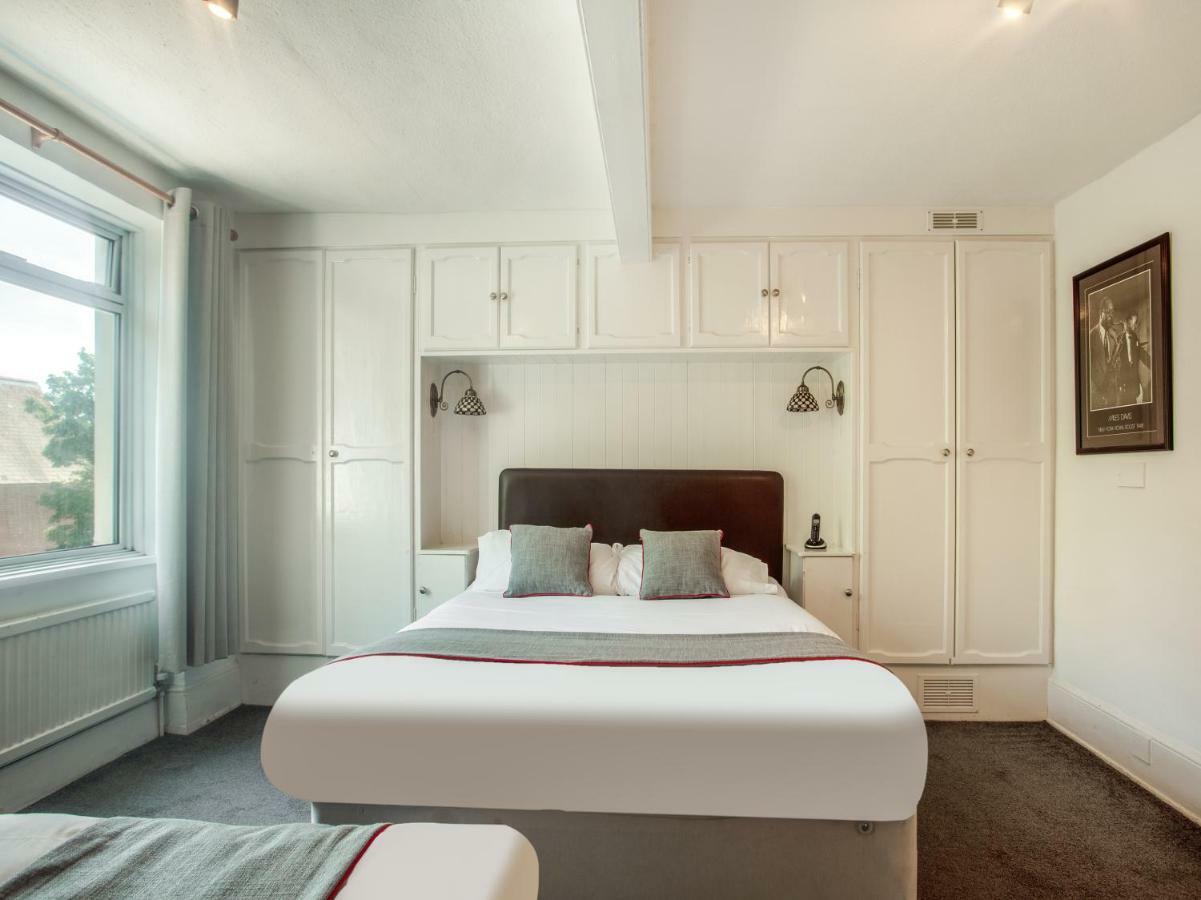 ברייטון Oyo Avalon Lifestyle Guest House מראה חיצוני תמונה